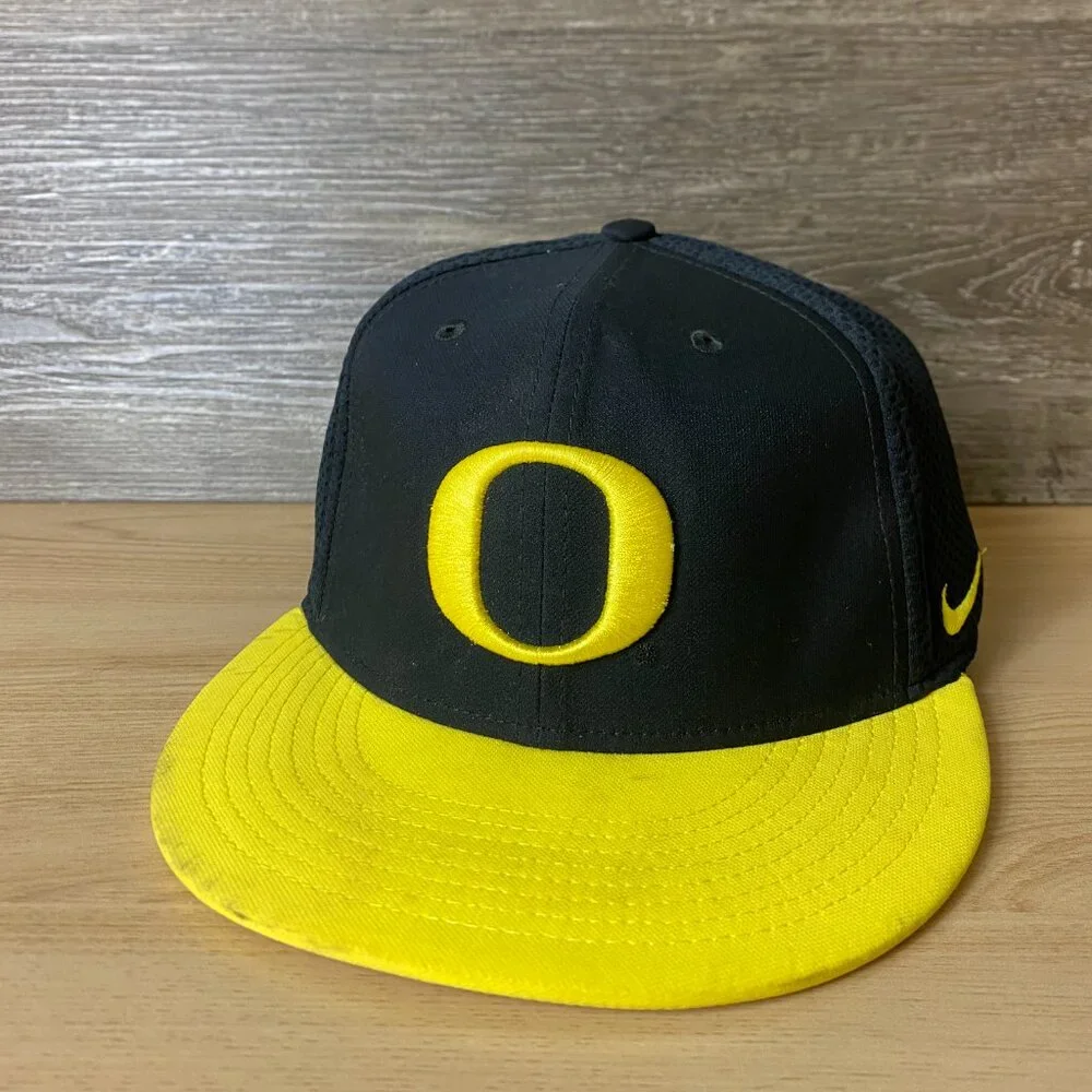 Oregon Ducks Hat Cap Strap Back Black Yellow Nike Dri‎ Fit Adjustable